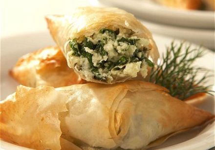 Greek Spinach and Cheese Pastry (Spanakopita)
