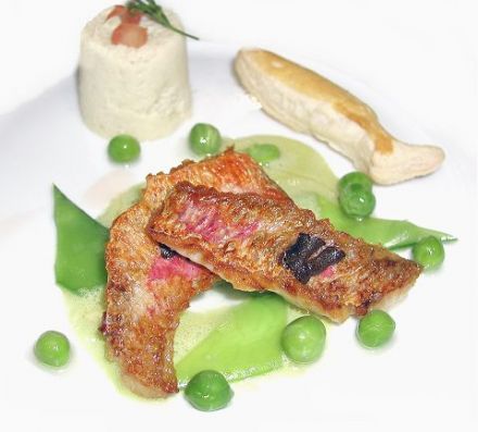 Red Mullet Fillets with Snow Peas 