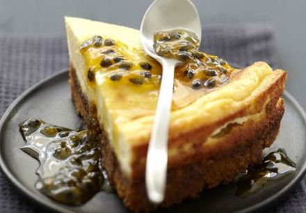 Cheesecake with passion fruit coulis