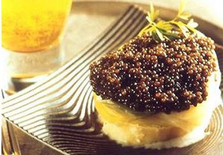 Leek, Potato and Caviar Rounds with Cream and Christmas Beer Sauce